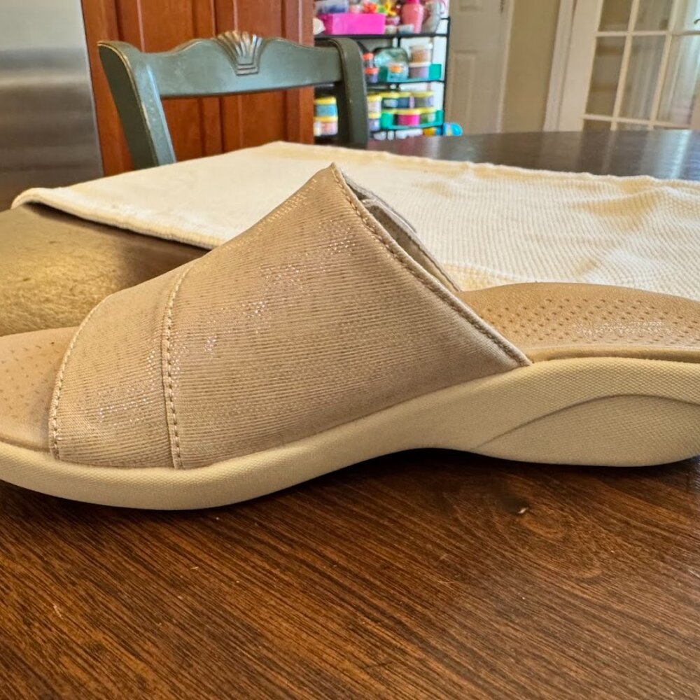 BZees Womans White Sparkle Slide Sandals Size 7 - Picture 3 of 8